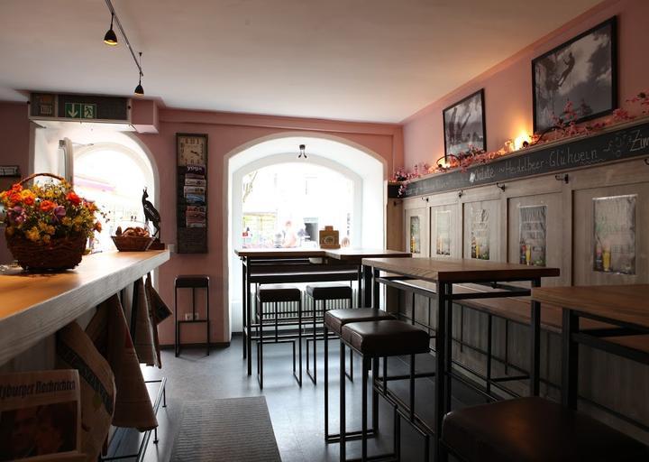 Amadeo - Cafe Bar Bistro